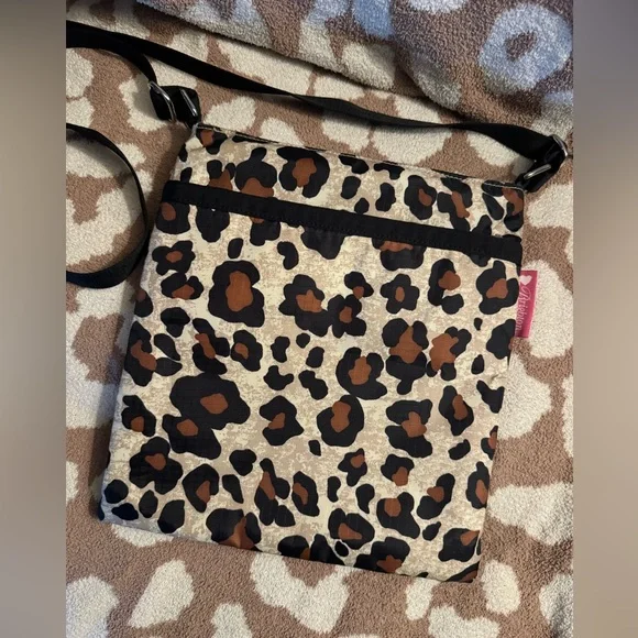 Brighton $13 - Picture 2 of 7